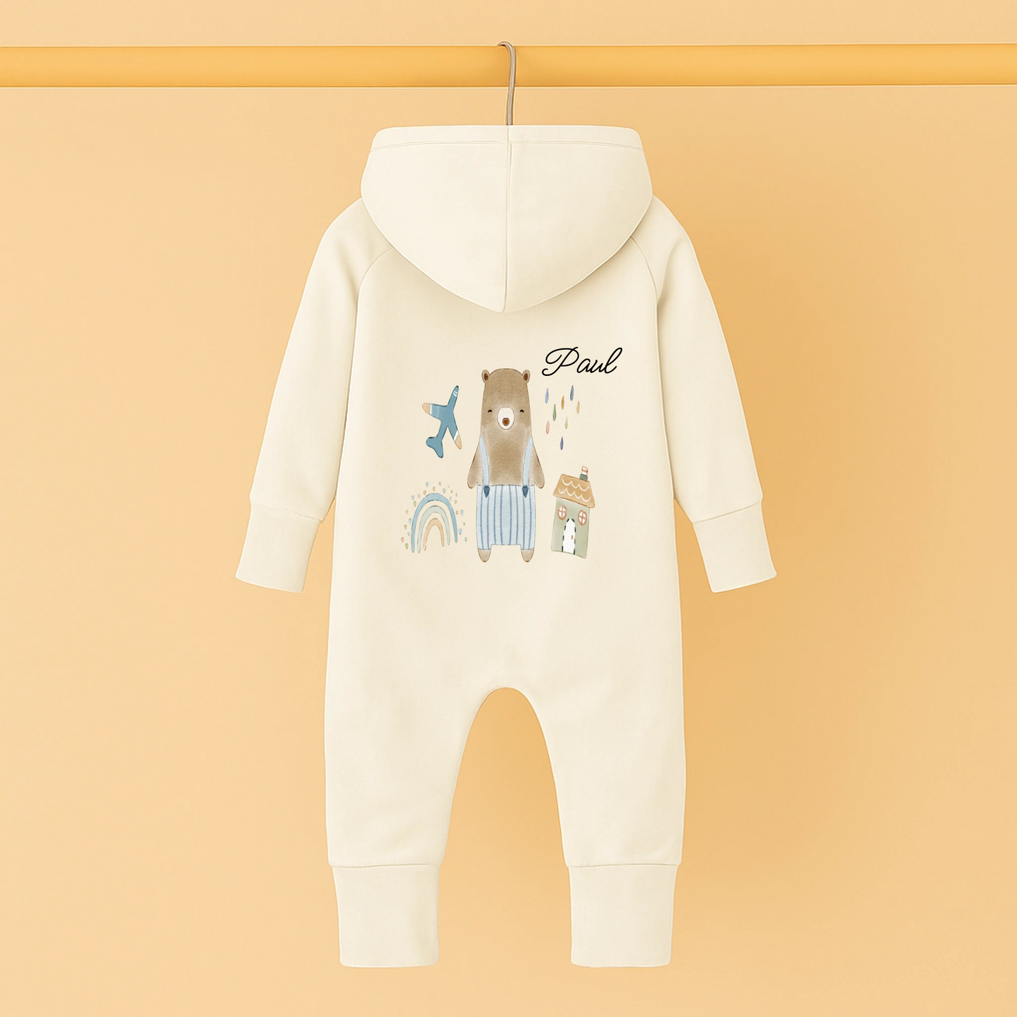 "Kleiner Abenteurer" mit Namen - Baby-Strampler mit Kapuze